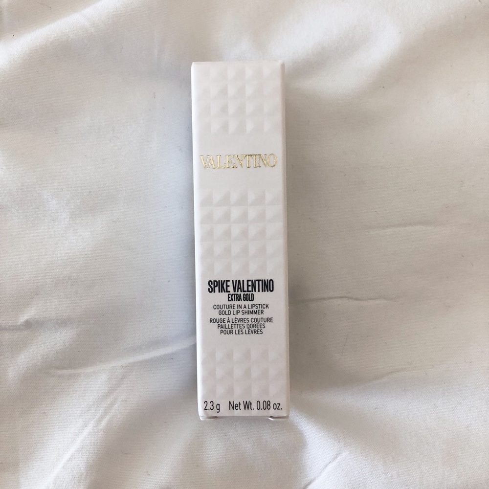 Valentino lipstick topper